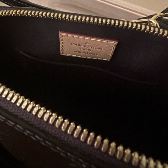 Louis Vuitton Alma handbag - Picture 10 of 13